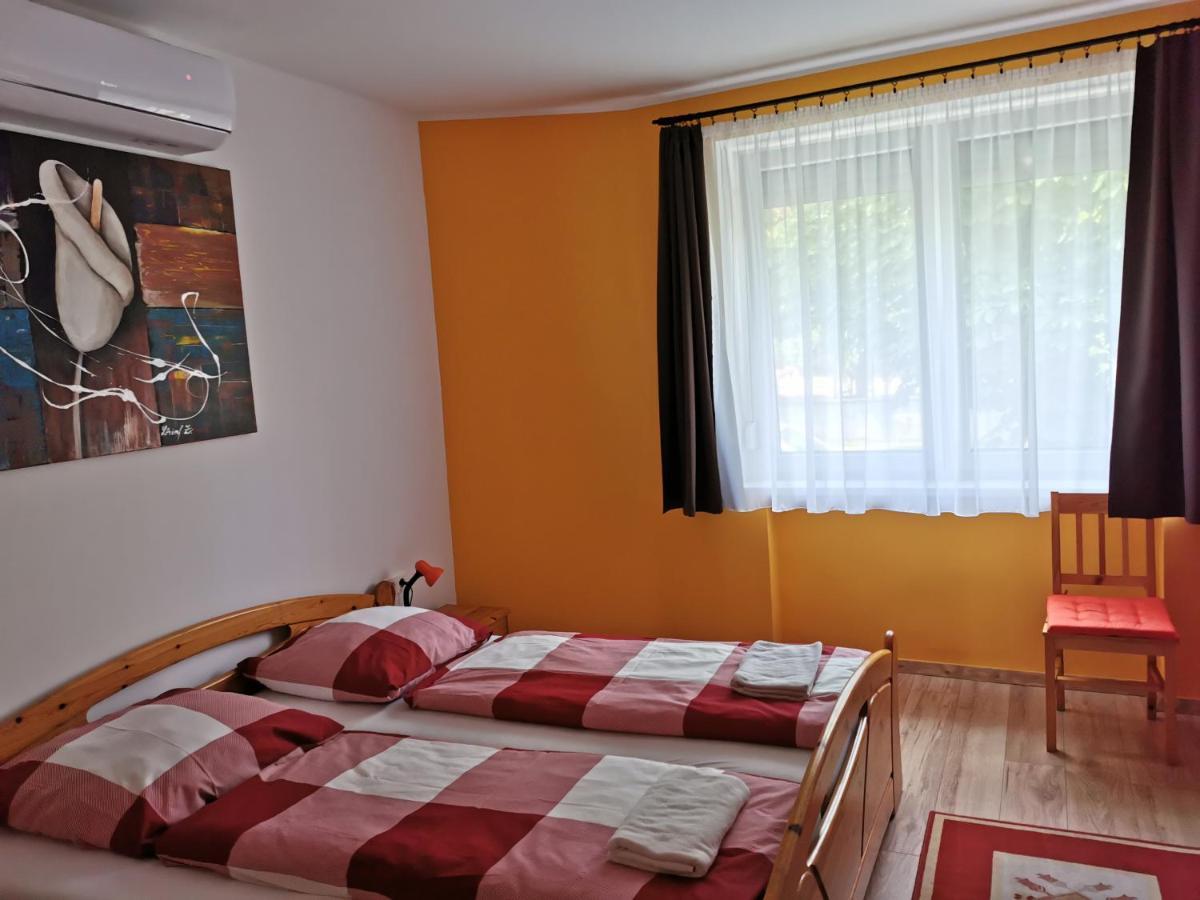 Glázer-Szálló Tapolca Exterior foto