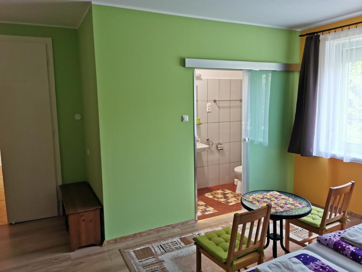 Glázer-Szálló Tapolca Exterior foto